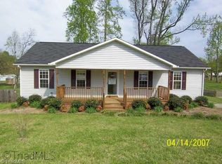 506 N 2nd St, Mebane, NC 27302