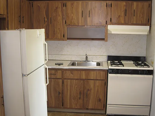 Rented by 18 REALTY | media 39