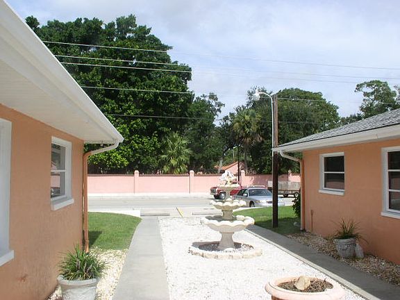 3rd image of 212 Colonia Ln