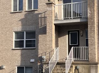 490 Veterans Dr #18, Barrie, ON L4N9N4