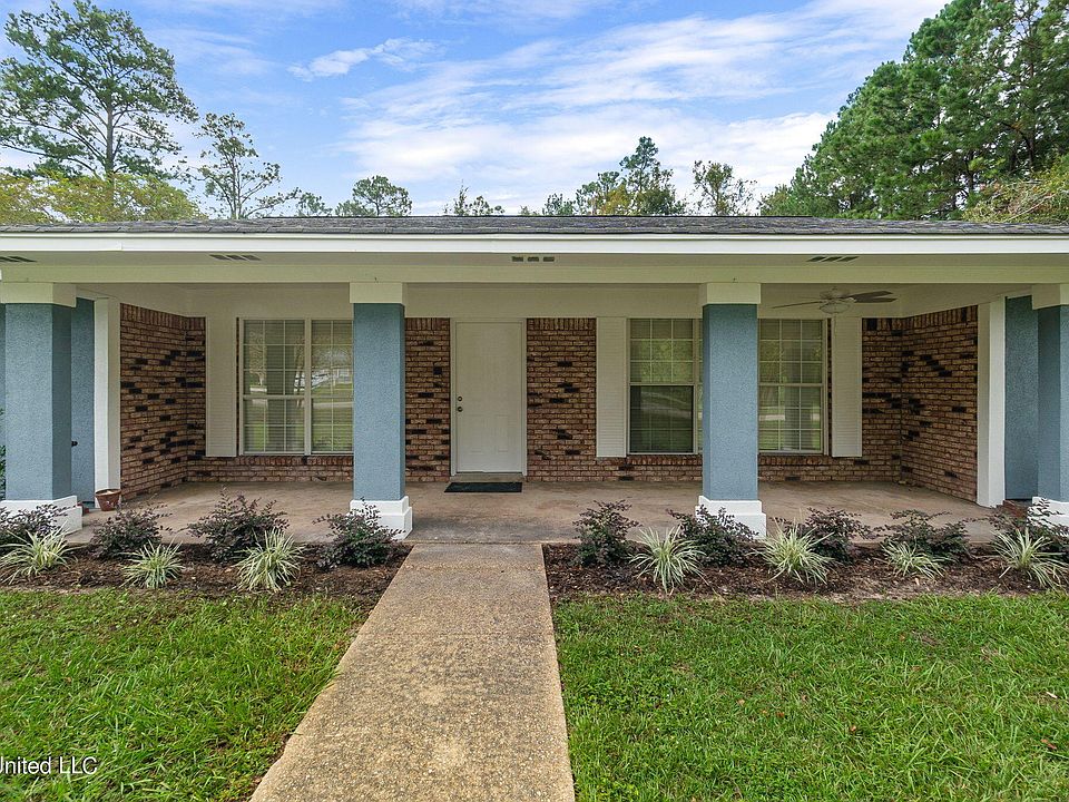 56114 Diamondhead Dr E, Diamondhead, MS 39525 MLS 4059831 Zillow