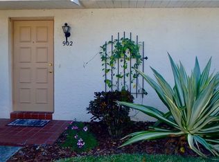 902 Hendon Ct, Sun City Center, FL 33573