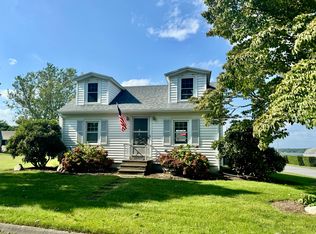 82 Raymond St, Fairhaven, MA 02719