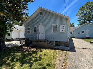 319 E. College, Carbondale, IL 62901