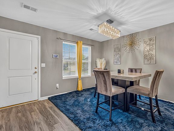 3rd image of 520 Millsgate Cir