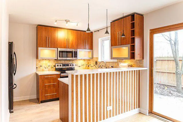 3 bed, 1.5 bath, 1600 sqft, $2,700 — Photo 3