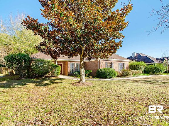 3rd image of 167 Hawthorne Cir