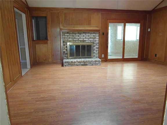 4th image of 1214 Monterrey Dr
