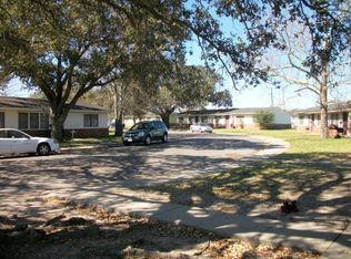 400 Bower Dr, Bridge City, TX 77611