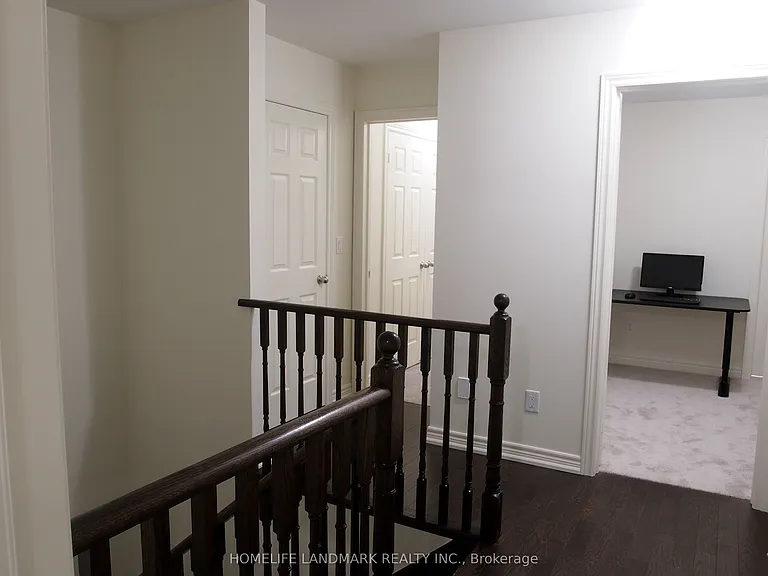 3944 Tufgar Cres — Photo 11