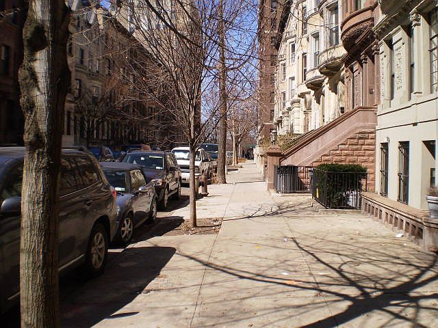 1st image of 317 W 88th St APT 06