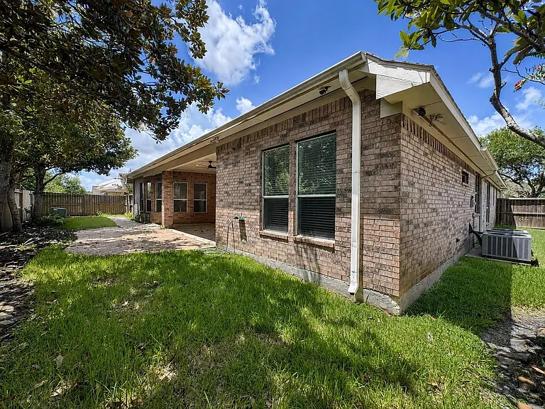 3301 Elm Creek Dr — Photo 38