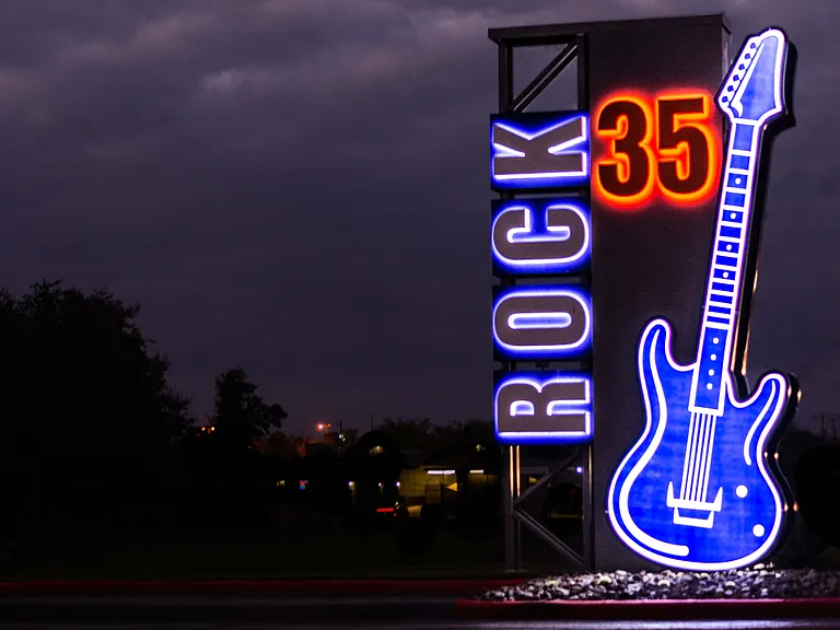 Rock 35 — Photo 1