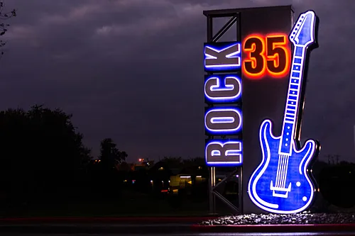 Rock 35 Photo 1