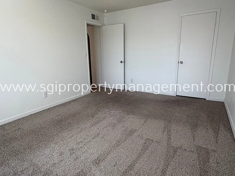 730 E Eugie Ave — Photo 8