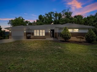 10 Plainview Dr, Coraopolis, PA 15108