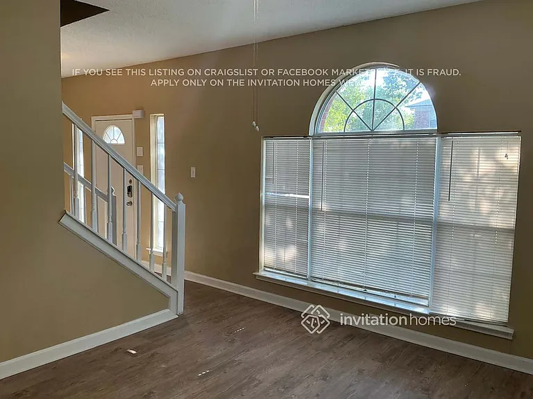 2110 Loretta Ln — Photo 4