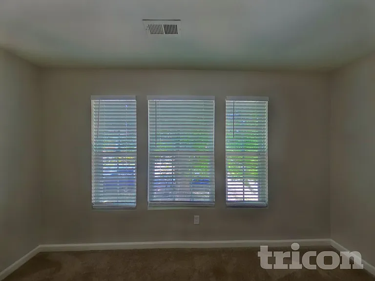 758 Sinclair Dr — Photo 12