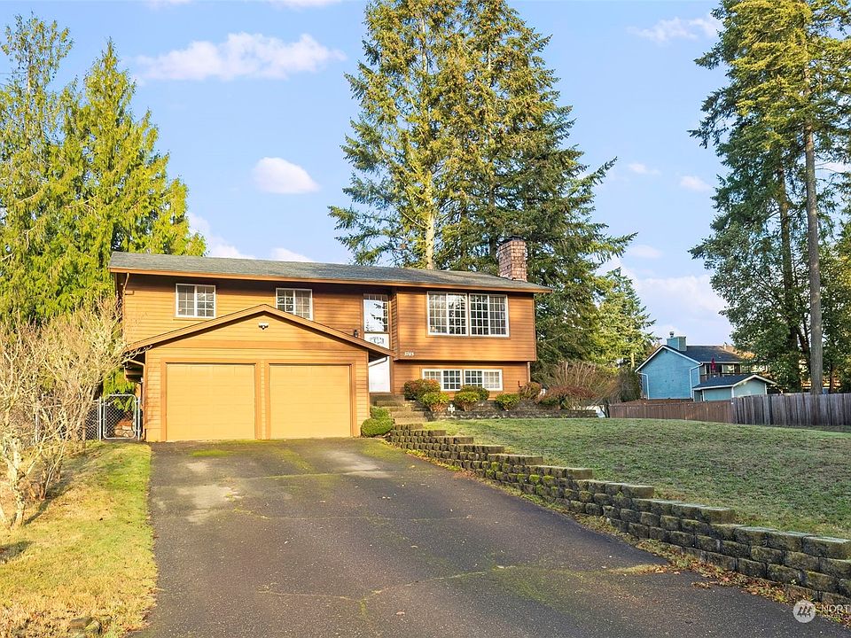 1st image of 3785 Westminster Drive SE