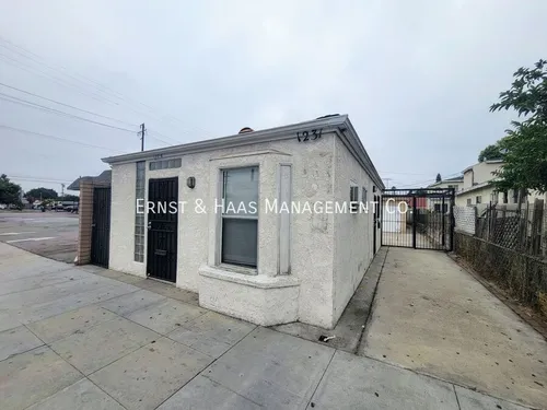 1229 E South St Photo 1