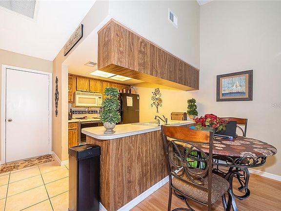 5th image of 5134 Lazy Oaks Dr #5134