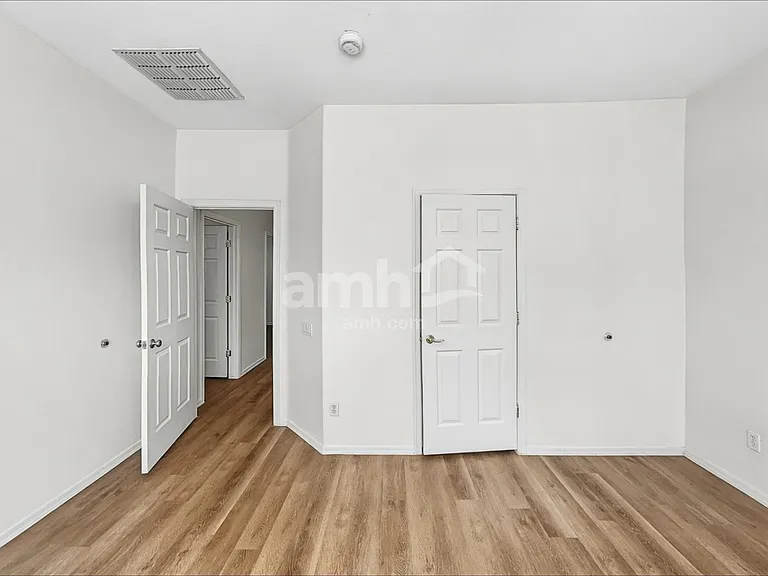 11621 W Lincoln St — Photo 10