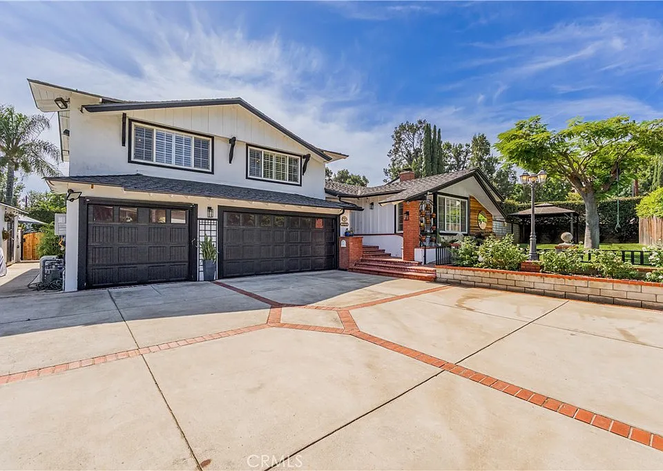 1836 Blazing Star Dr