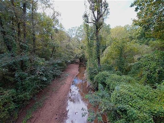 4th image of Lee Road 379