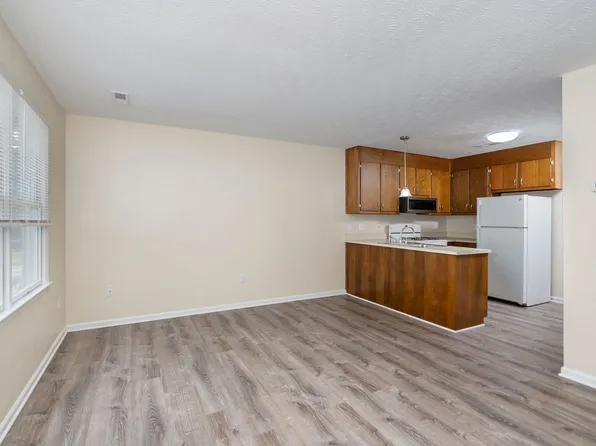 815 Western Rd APT 3, Waynesboro, VA 22980