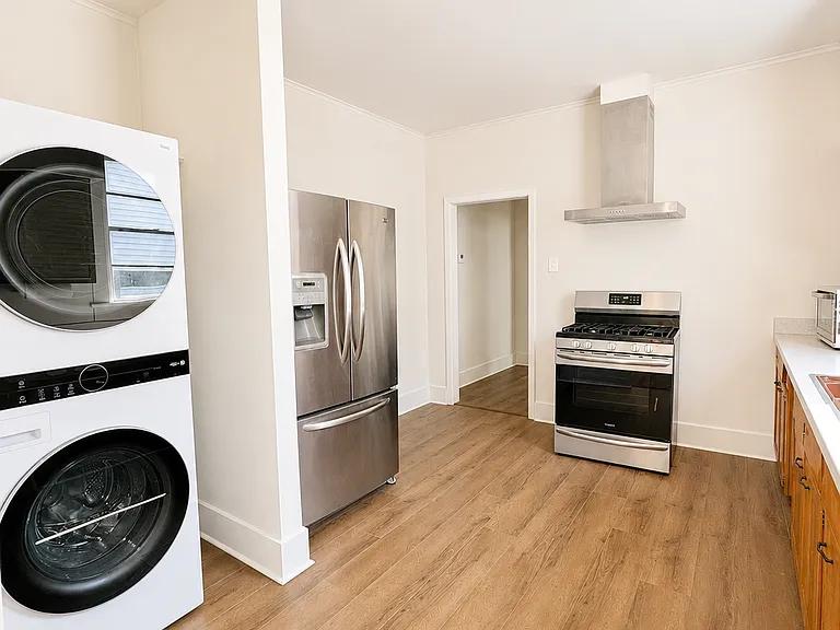 2120 Onzaga St — Photo 5