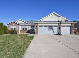 6701 Crossington Dr, Maryville, IL 62062