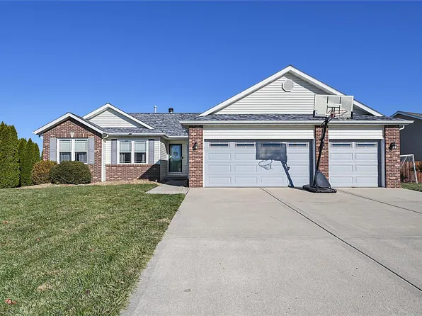 6701 Crossington Dr, Maryville, IL 62062