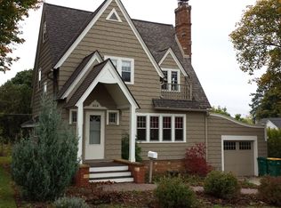 404 S 2nd St, Mount Horeb, WI 53572