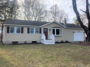 7 Hickory Dr, Ledyard, CT 06339