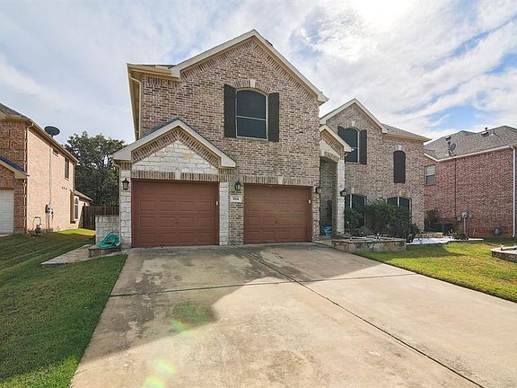 2nd image of 914 Greenfield Ct