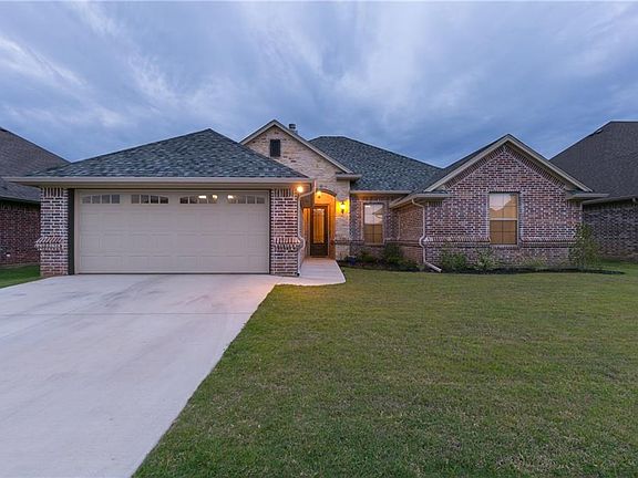 2nd image of 309 Oar Wood Dr