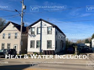 526 N 10th St APT 4, Manitowoc, WI 54220