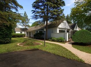 745 N Waukegan Rd, Lake Forest, IL 60045