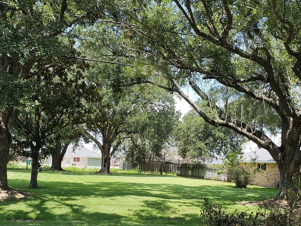 2nd image of 1120 Park Dr