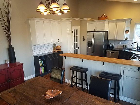 Kitchen bar