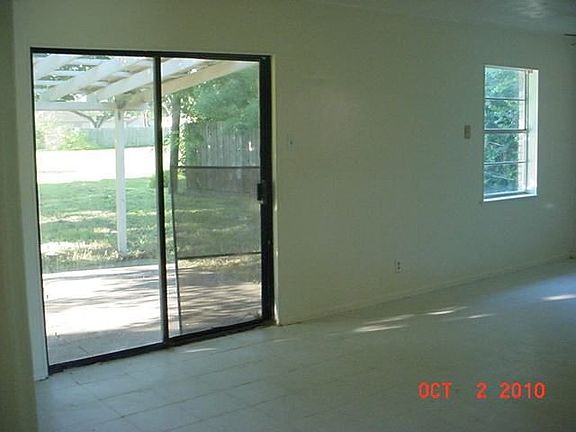 3rd image of 2805 3rd Ave N