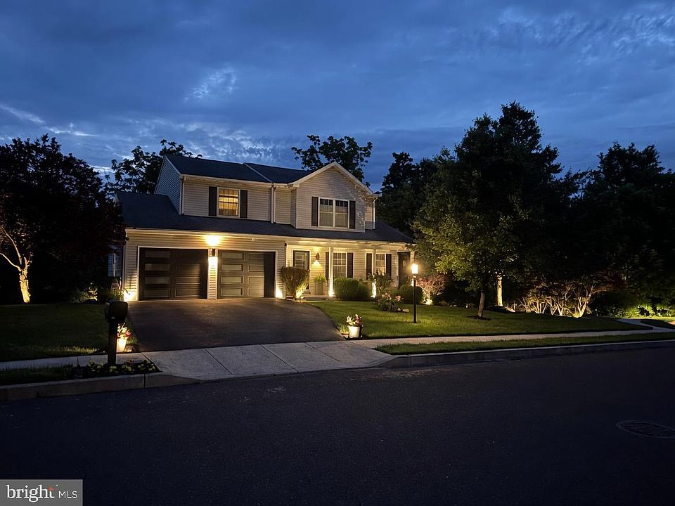 1st image of 12 Byron Way