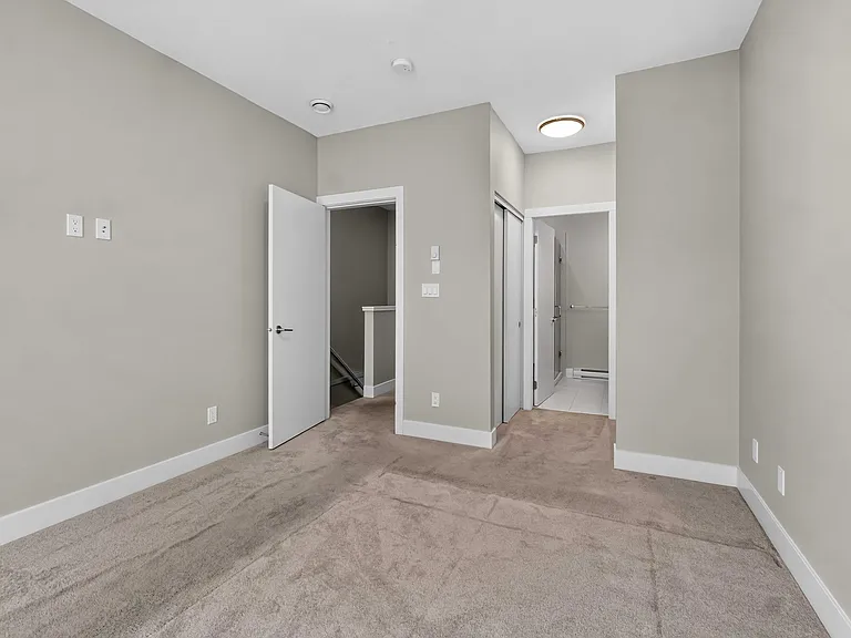 5048 Savile Row #D270 — Photo 13