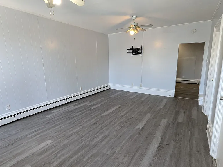 178 Pine St #2 — Photo 2