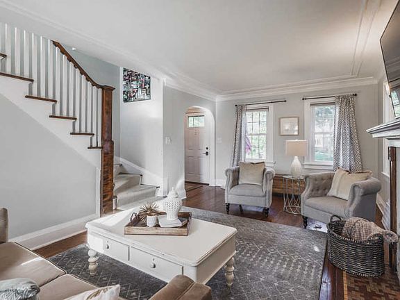 4th image of 5939 N Kent Ave