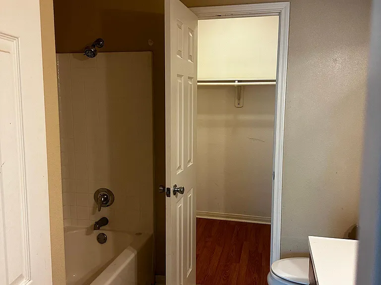 139 Sherwood Dr #D — Photo 7