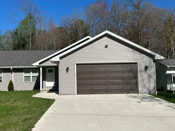 3698 S Timber Trl, Suamico, WI 54173