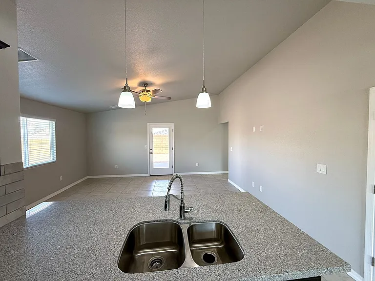 732 Vista Grande Dr — Photo 13