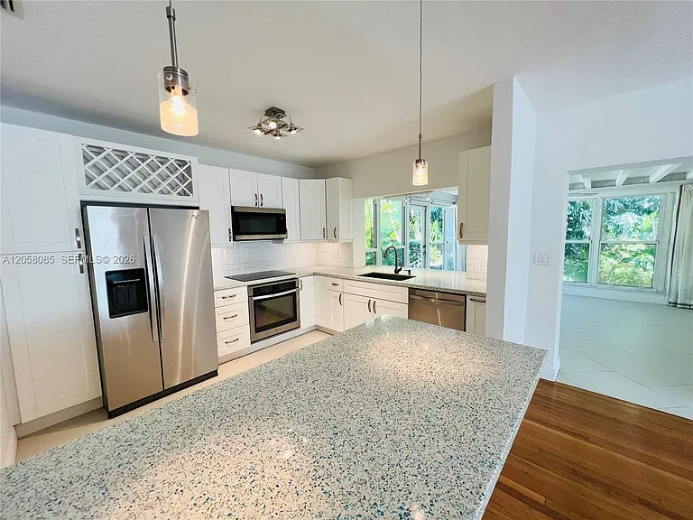 1116 Biarritz Dr — Photo 7