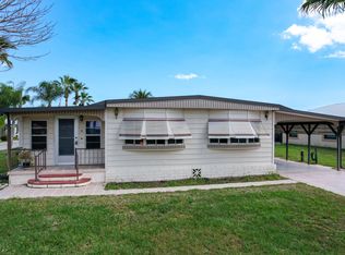 16 SE Casa Rio Rd, Pt Saint Lucie, FL 34952